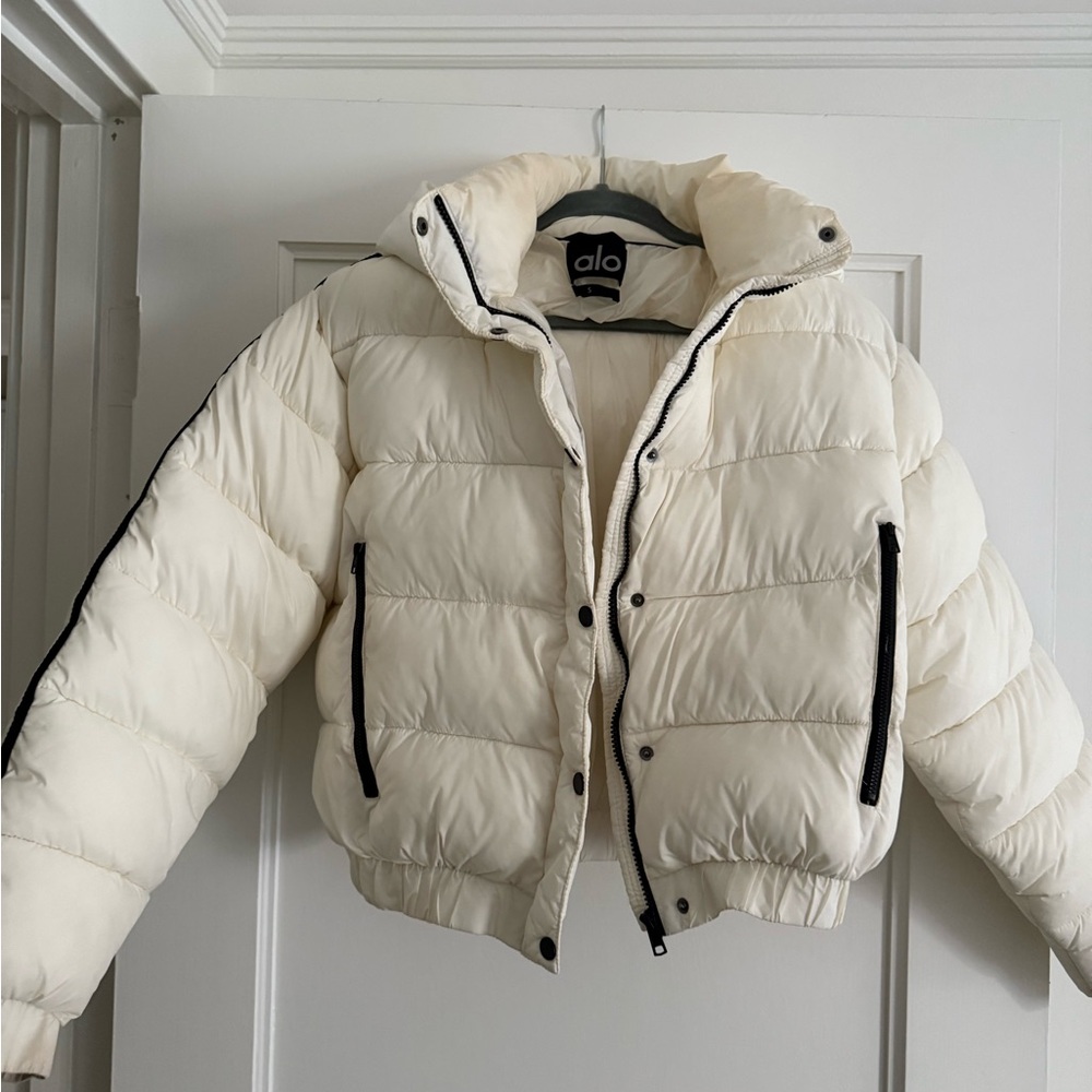 ALO Yoga Cream and Gray Jacket